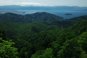 180520　高島トレイル-13　琵琶湖と鈴鹿山系を望む.jpg